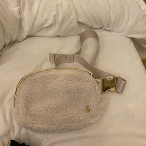 Lululemon everywhere fleece bag- ivory- like new.
